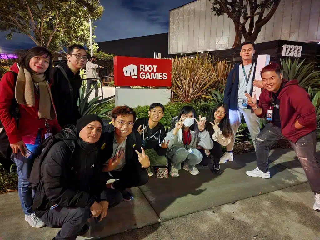 Sparx*'s LoL team posing in front of Riot's office in Los Angeles